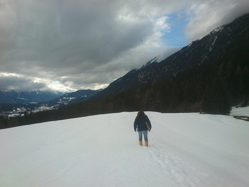 Gelbe Stiefel, klarer Fall, eine Imkerin