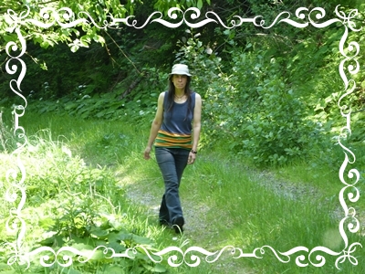 Holde Maid am Waldesrand
